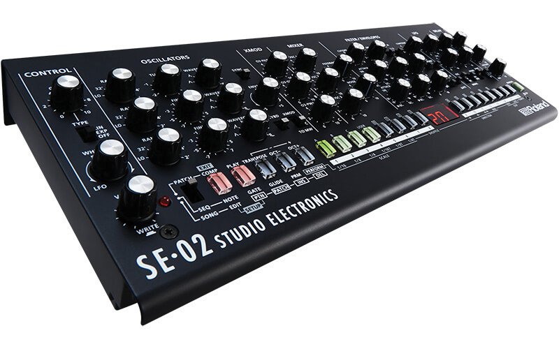 6 of the Best Hardware Synths - Roland SE-02