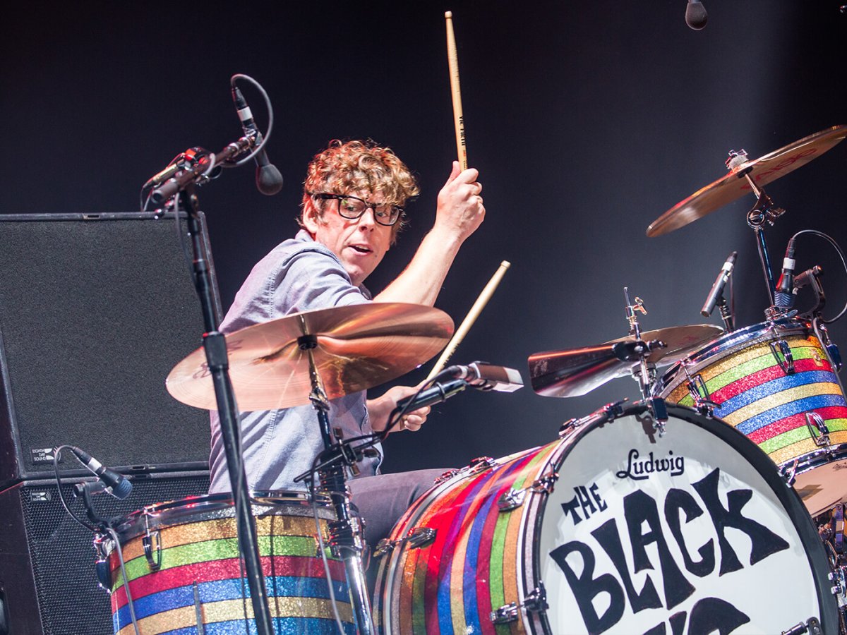 Spotify plots virtual concert series with The Black Keys, girl in red ...
