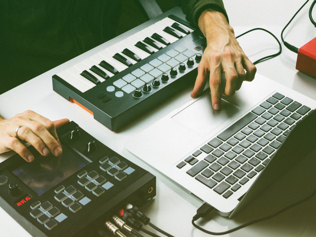 Pro Audio DAW Computers & Laptops for Music & Video Production
