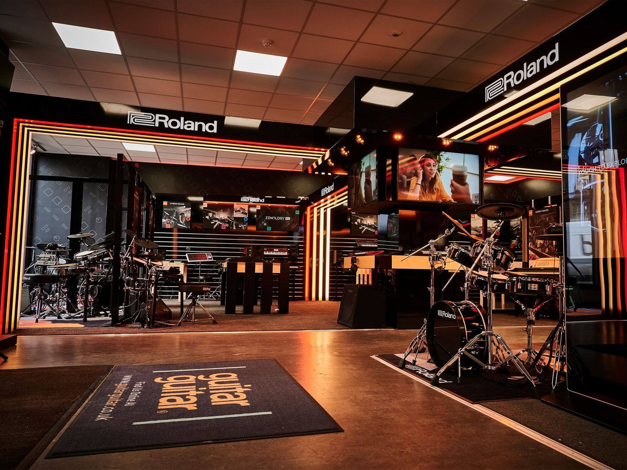 Roland Store Experience
