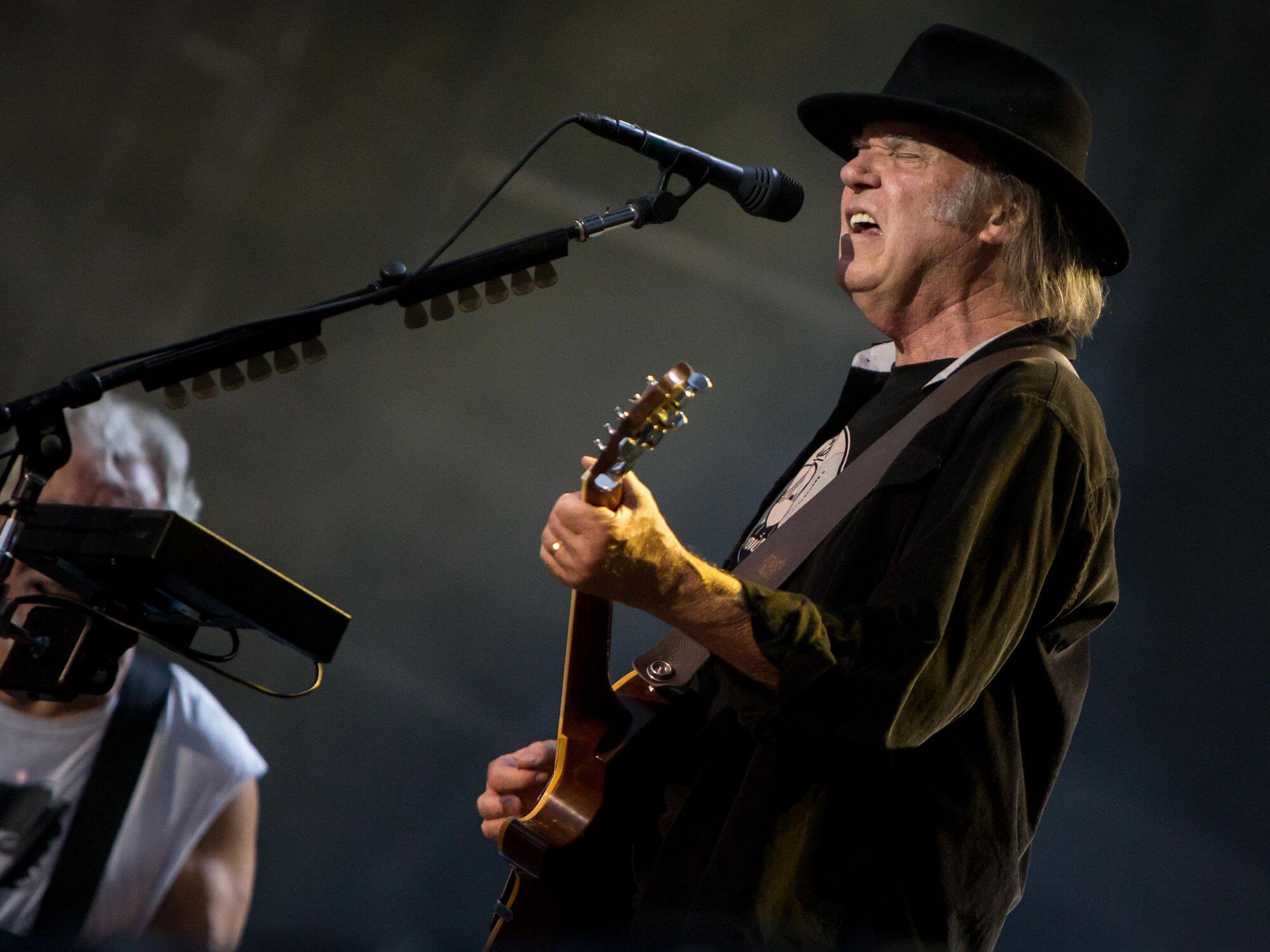 Neil Young Performing