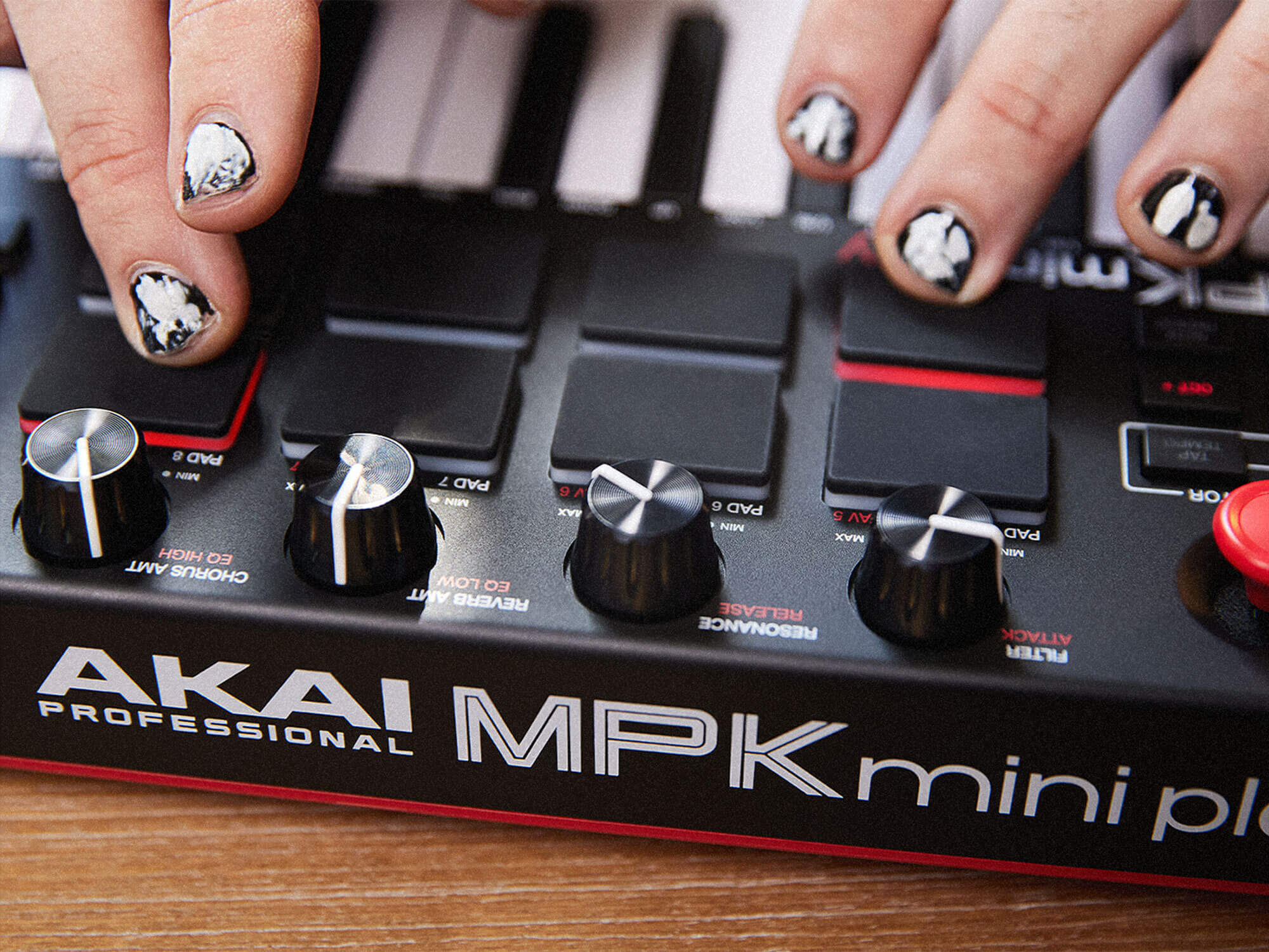Akai MPK Mini Play MK3 review: flexible and portable with passable onboard  sounds | MusicTech