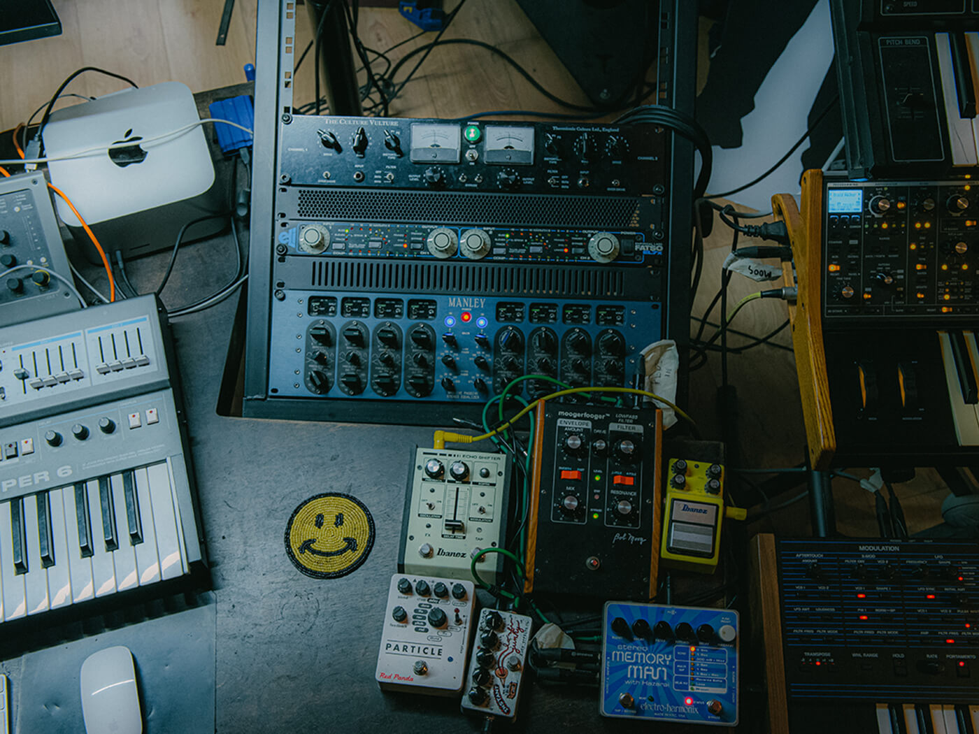 Gear in the studio shared by Voigtmann and Tom DeMac, photo by @Ginnypa