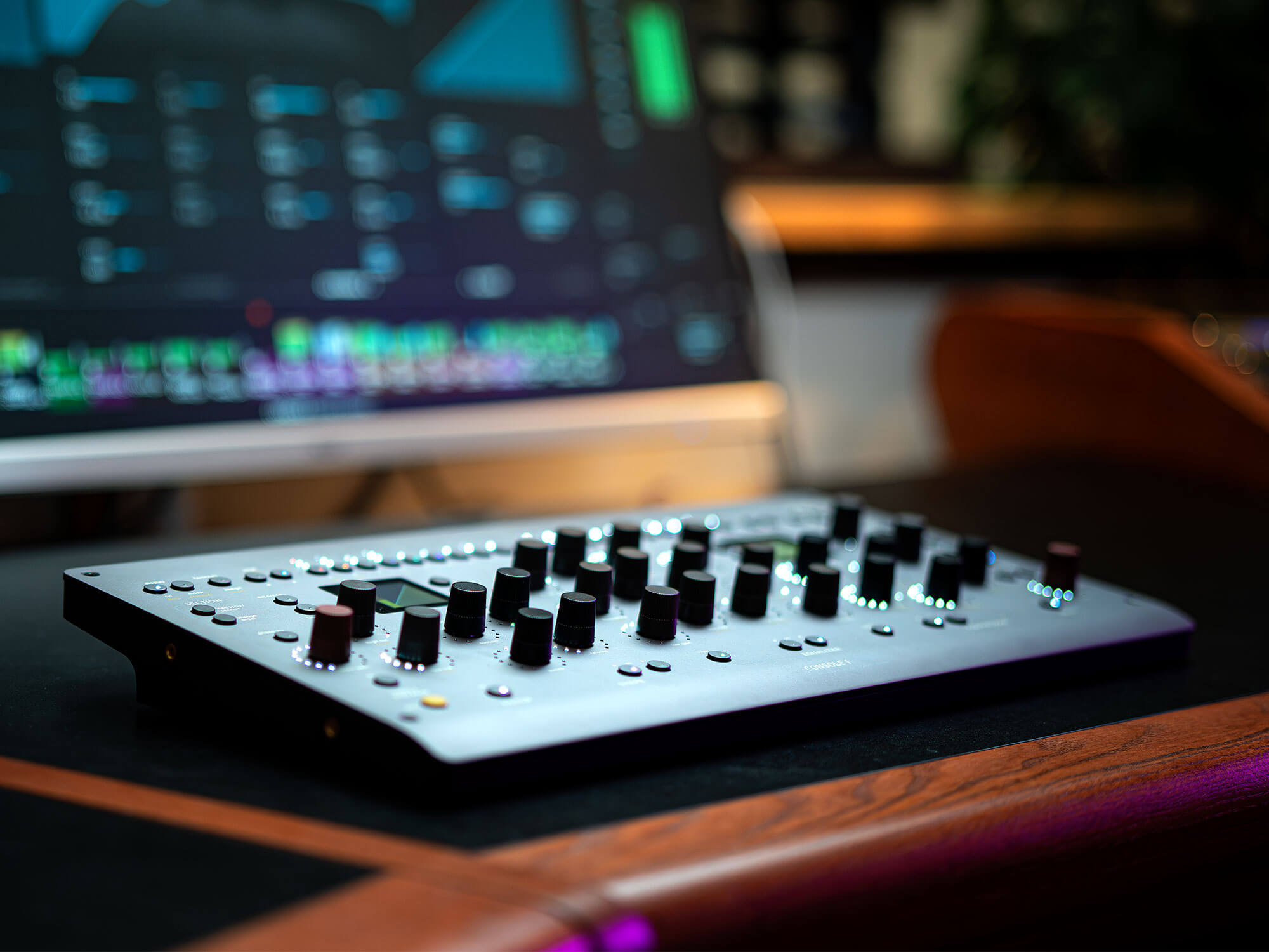 Softube Console 1 Mk III, tabletop