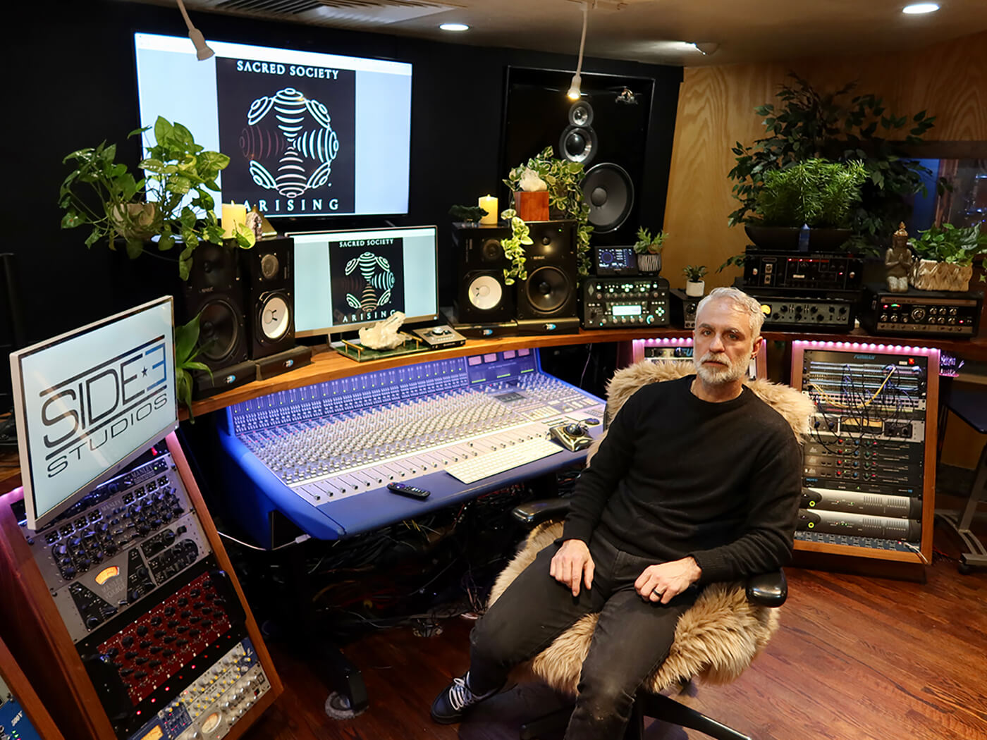 Adelio Lombardi in the Side 3 studio