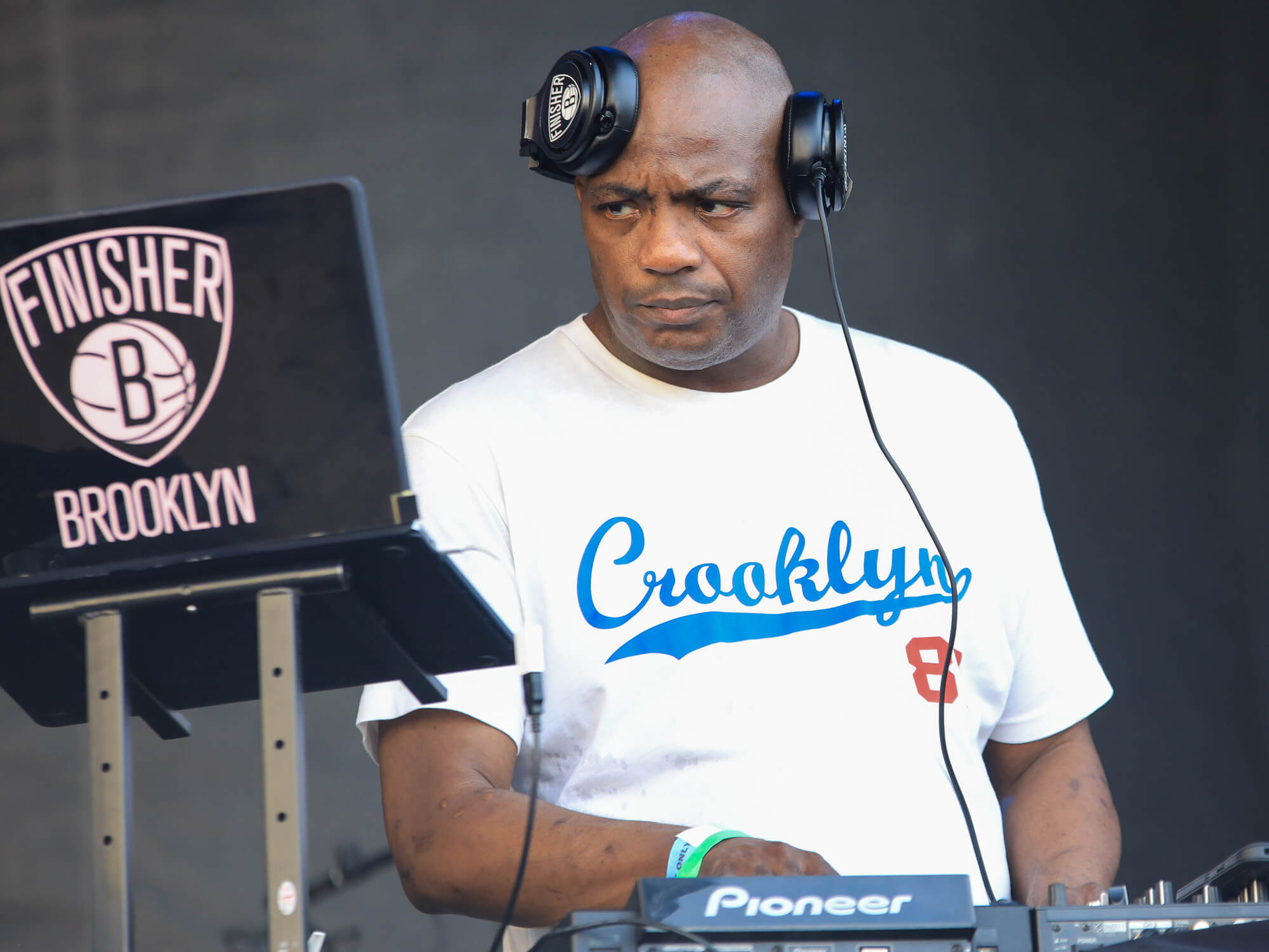 DJ Mister Cee performing